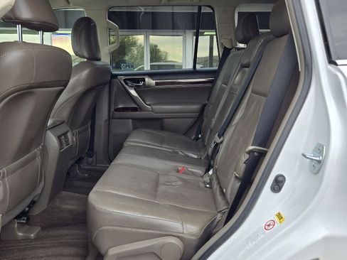 Used 2011 Lexus GX 460 image 10