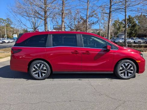 Certified 2026 Honda Odyssey EX-L image 5