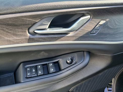 New 2025 Jeep Grand Cherokee Limited w/ Luxury Tech Group II AWD/4WD image 13