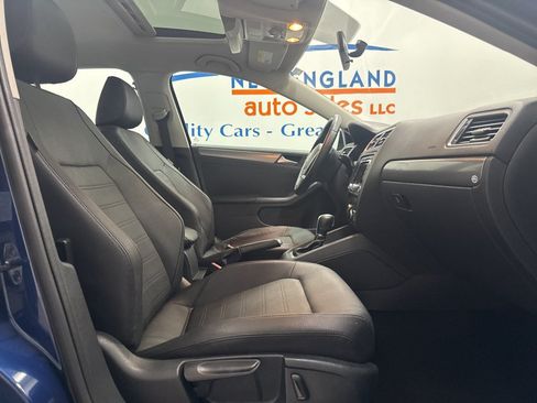 Used 2013 Volkswagen Jetta SEL FWD image 21