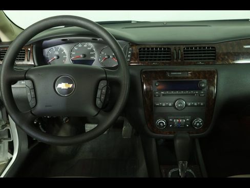 Used 2016 Chevrolet Impala LTZ image 9