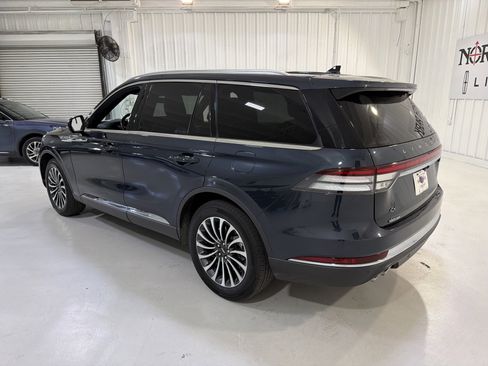 Used 2023 Lincoln Aviator Reserve w/ Equipment Group 201A image 3