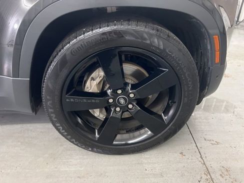 Used 2023 Land Rover Defender 130 S image 24