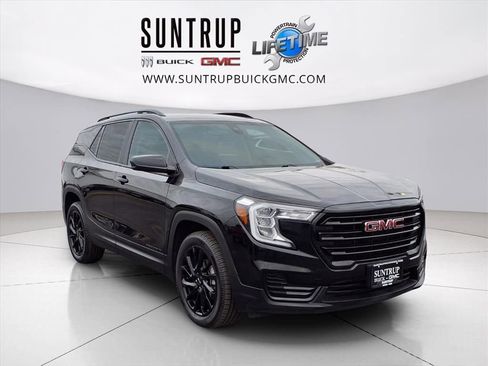 Used 2024 GMC Terrain SLE w/ Driver Convenience Package image 1