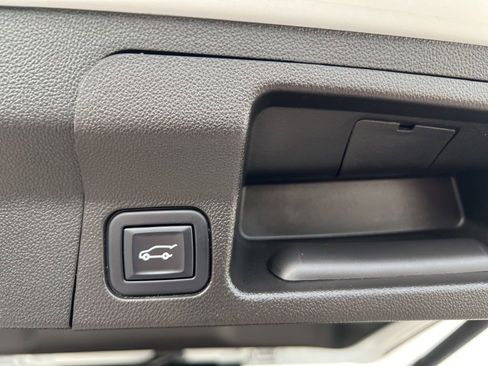 Certified 2022 GMC Acadia AT4 image 33