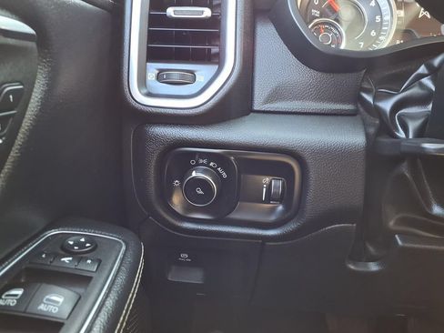 Used 2024 RAM 1500 Laramie RWD image 17
