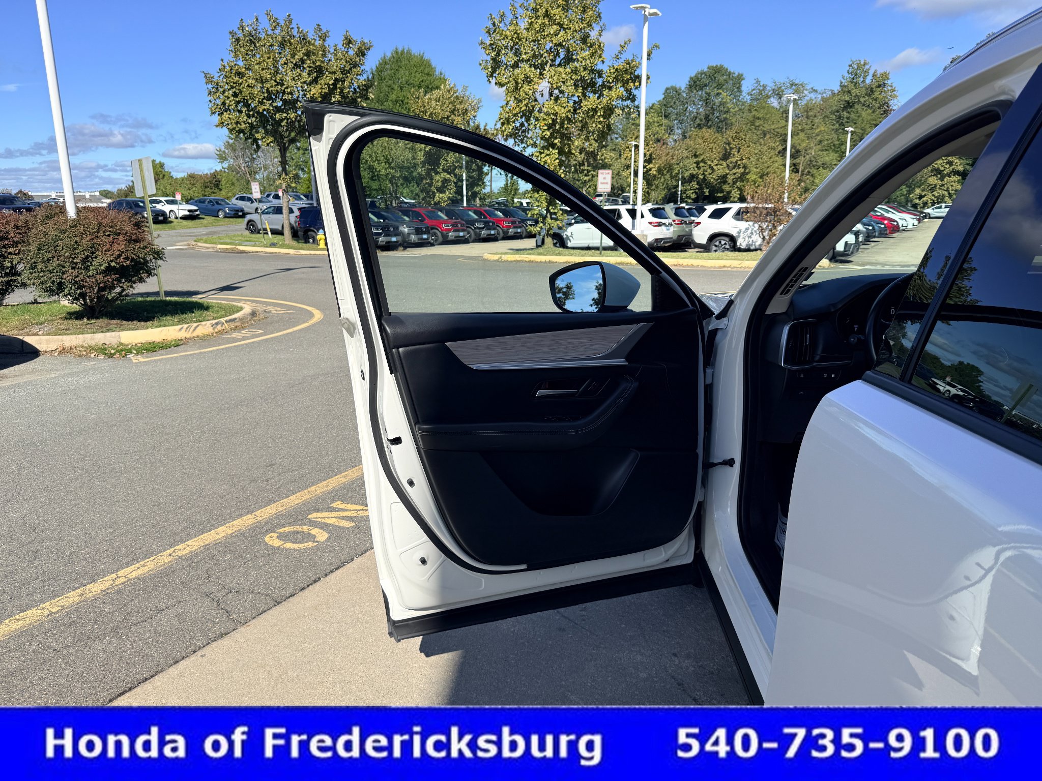 Used 2024 MAZDA CX-90 Plug-In Hybrid w/ Preferred AWD/4WD image 10