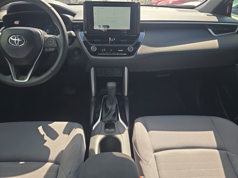 Used 2025 Toyota Corolla Cross AWD Hybrid w/ Moonroof Package image 13