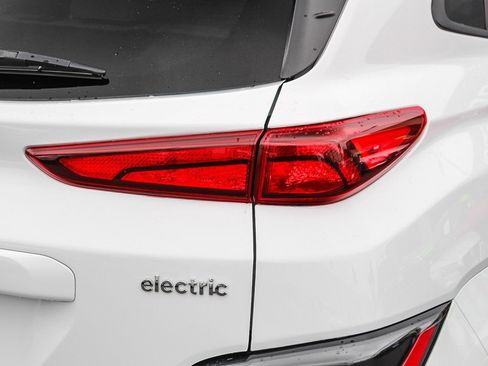 Certified 2023 Hyundai Kona SE image 10