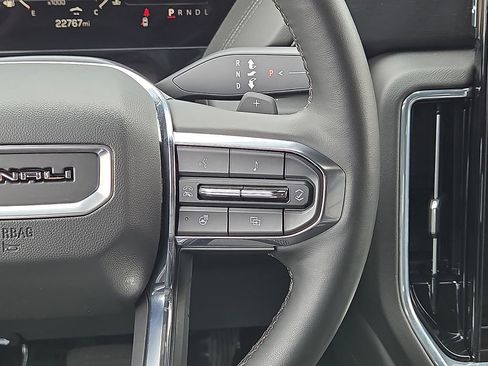 Used 2025 GMC Yukon Denali image 20