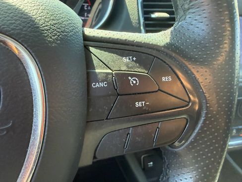 Used 2018 Dodge Durango SXT w/ Quick Order Package 2BB AWD/4WD image 14