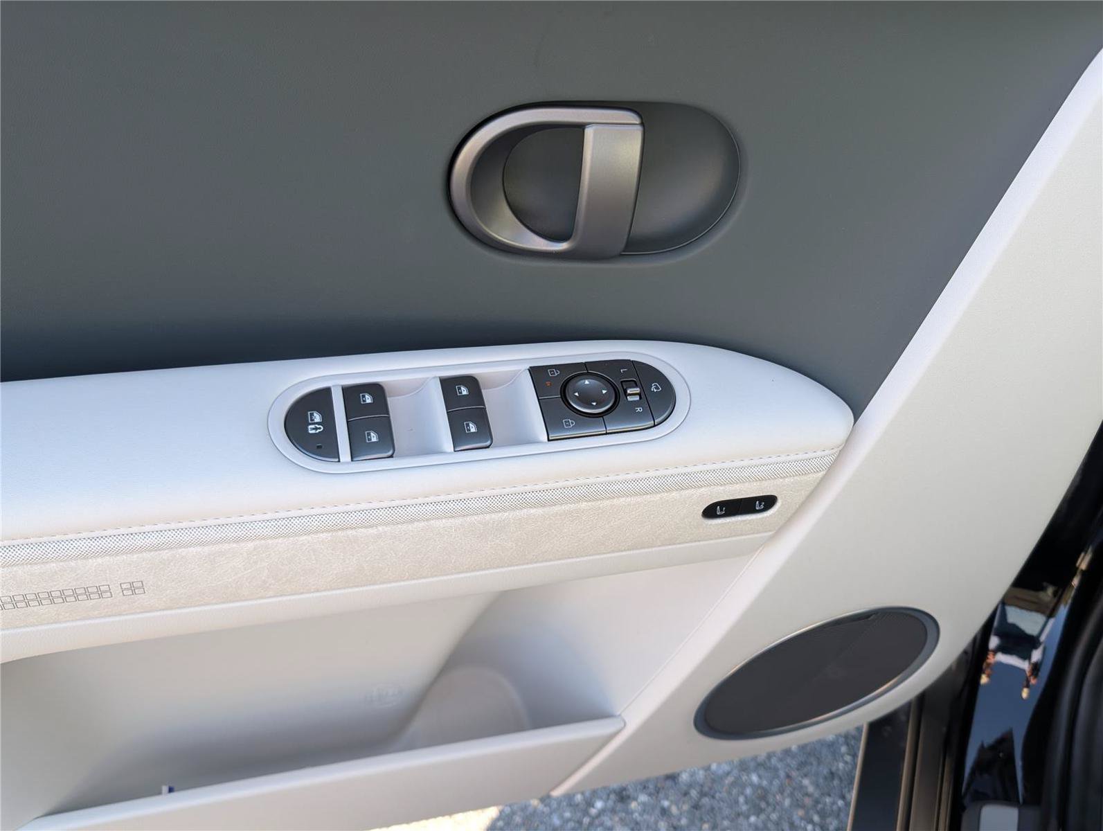 New 2027 Hyundai Ioniq 5 Limited RWD image 16