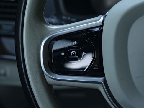 Used 2019 Volvo XC90 T6 Momentum w/ Protection Package Premier AWD/4WD image 21