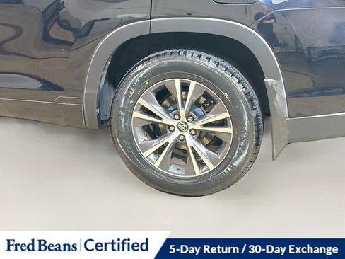 Used 2016 Toyota Highlander XLE AWD/4WD image 8
