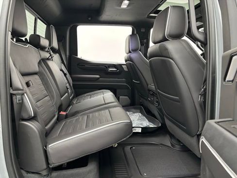 New 2026 GMC Sierra 1500 AT4X AWD/4WD image 39