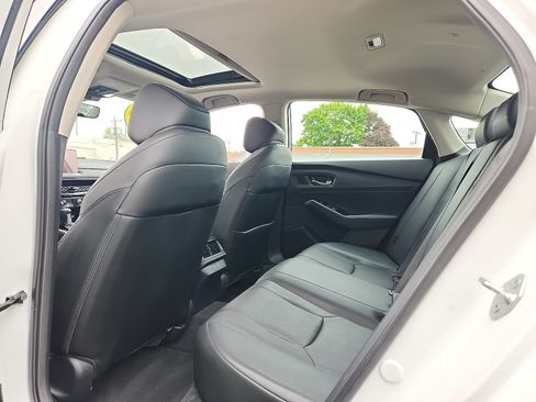 Used 2023 Honda Accord Touring image 10