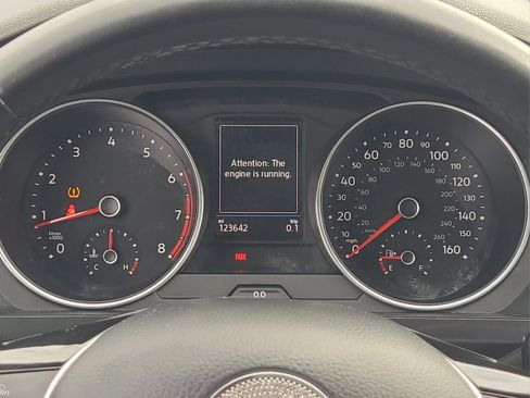 Used 2019 Volkswagen Tiguan SE image 21