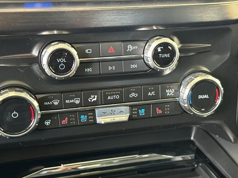 New 2026 Ford F250 Lariat w/ Black Appearance Package image 25