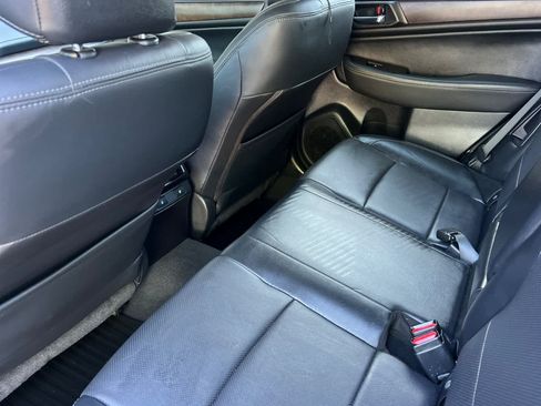 Used 2016 Subaru Outback 2.5i Limited AWD/4WD image 4