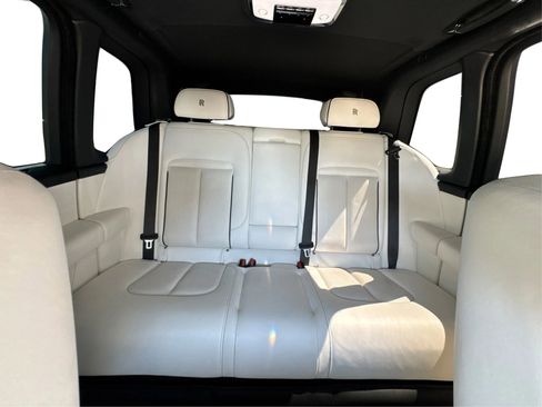 Used 2019 Rolls-Royce Cullinan image 14