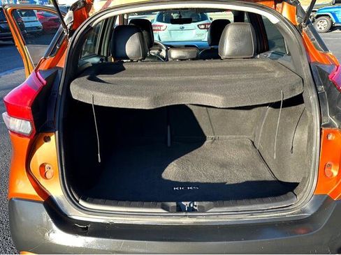 Used 2019 Nissan Kicks SR w/ SR Premium Package image 12