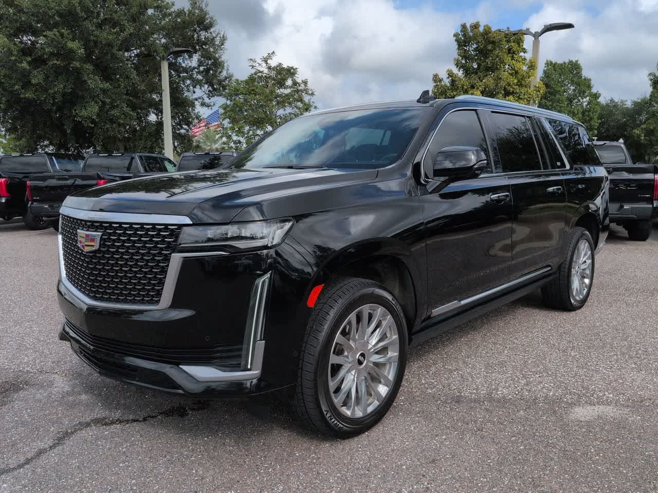Used 2023 Cadillac Escalade ESV Premium Luxury w/ Performance Package RWD image 2