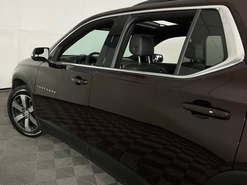 Used 2023 Chevrolet Traverse LT w/ LT Premium Package AWD/4WD image 45
