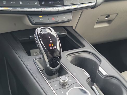 Used 2023 Cadillac XT4 Premium Luxury image 17