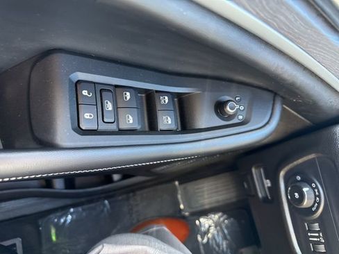 Certified 2023 Jeep Grand Cherokee L Limited image 33