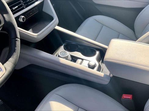 New 2026 Ford Explorer Active w/ Active Comfort Package image 8