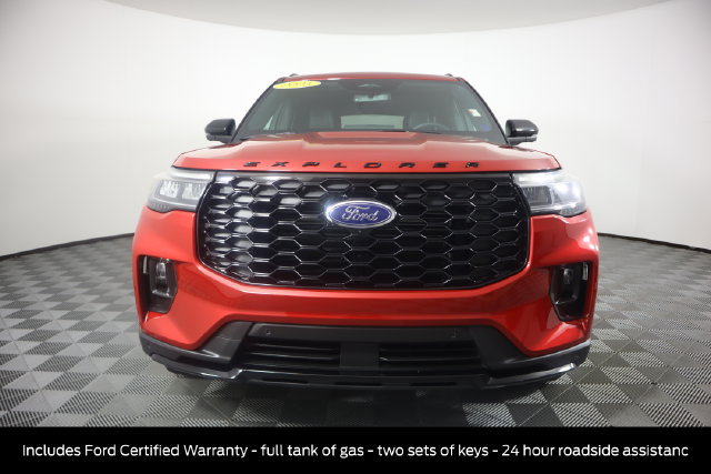 Certified 2025 Ford Explorer ST-Line w/ Premium Package AWD/4WD image 12