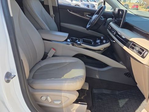 Used 2022 Lincoln Nautilus Reserve w/ Luxury Package image 15