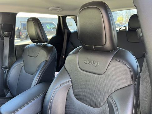 Used 2023 Jeep Cherokee Altitude Lux AWD/4WD image 10