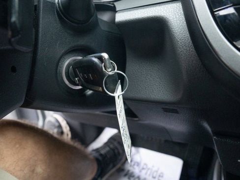 Used 2023 Toyota Camry SE image 21