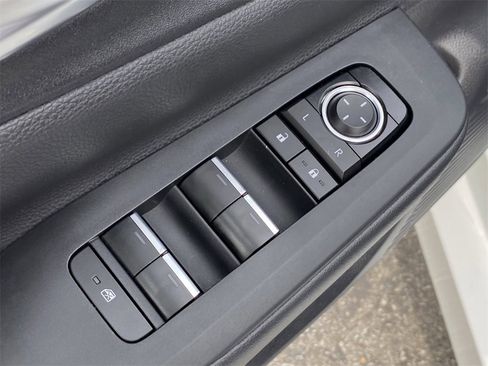 Certified 2026 Toyota Prius XSE Premium image 21