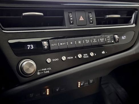 Used 2023 Lexus ES 350 350 w/ Premium Package image 17