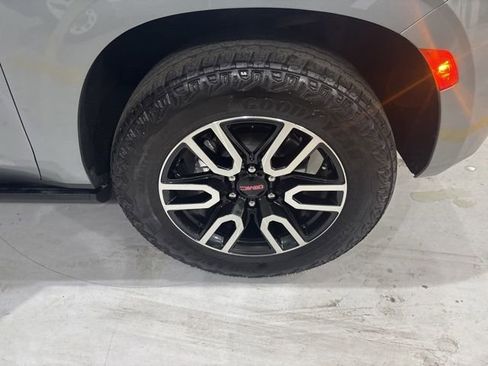 Used 2024 GMC Yukon AT4 w/ AT4 Premium Package AWD/4WD image 47