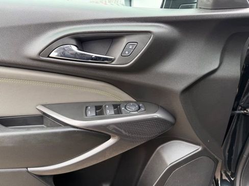 Used 2025 Chevrolet Trax ACTIV image 24