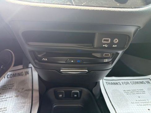 Used 2018 Chrysler Pacifica Limited w/ S Appearance Package FWD image 35