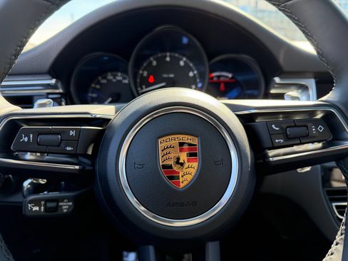 Used 2026 Porsche Macan AWD/4WD image 32