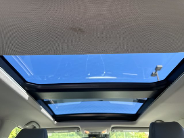 Used 2021 Toyota RAV4 Limited AWD/4WD image 19