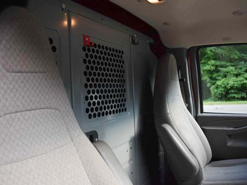 Used 2020 Chevrolet Express 2500 RWD image 22