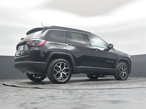 New 2026 Jeep Compass Limited w/ Mopar Graphics Package image 39