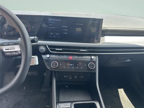 Used 2025 Hyundai Sonata SEL FWD image 16
