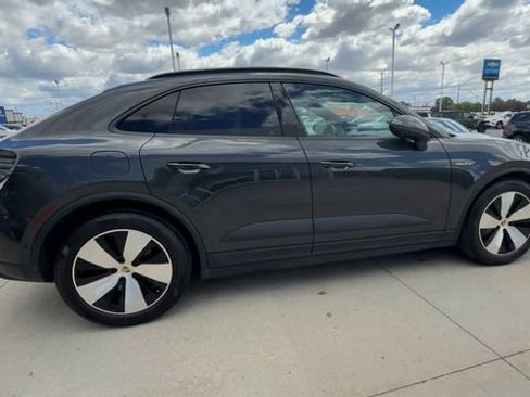Used 2024 Porsche Macan 4 Electric AWD/4WD image 9