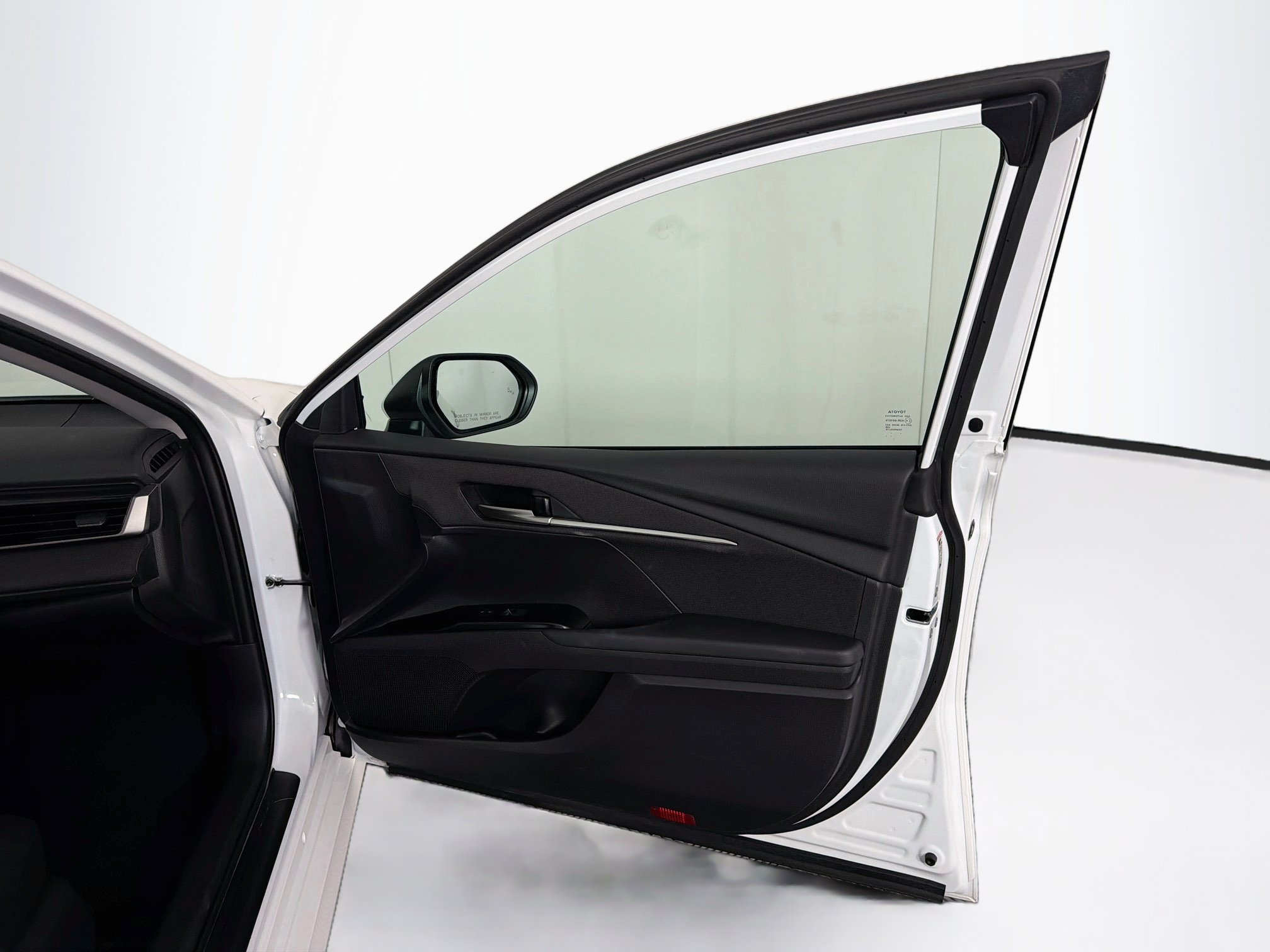 Used 2026 Toyota Camry LE FWD image 31