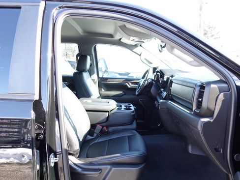 Used 2024 Chevrolet Silverado 1500 LT image 30