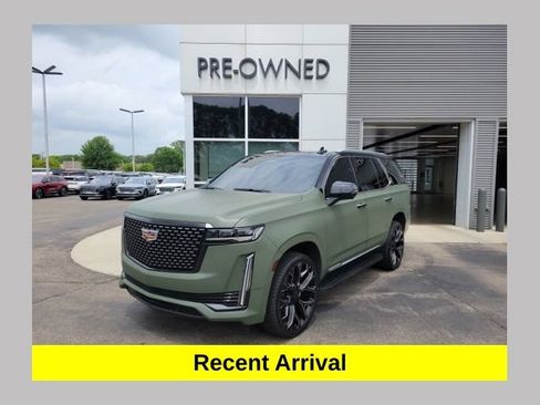 Used 2023 Cadillac Escalade Premium Luxury AWD/4WD image 1