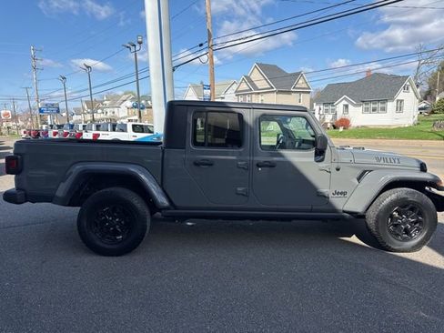 Used 2021 Jeep Gladiator Sport AWD/4WD image 5
