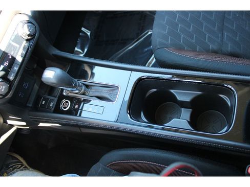 Used 2024 Nissan Kicks SR image 27